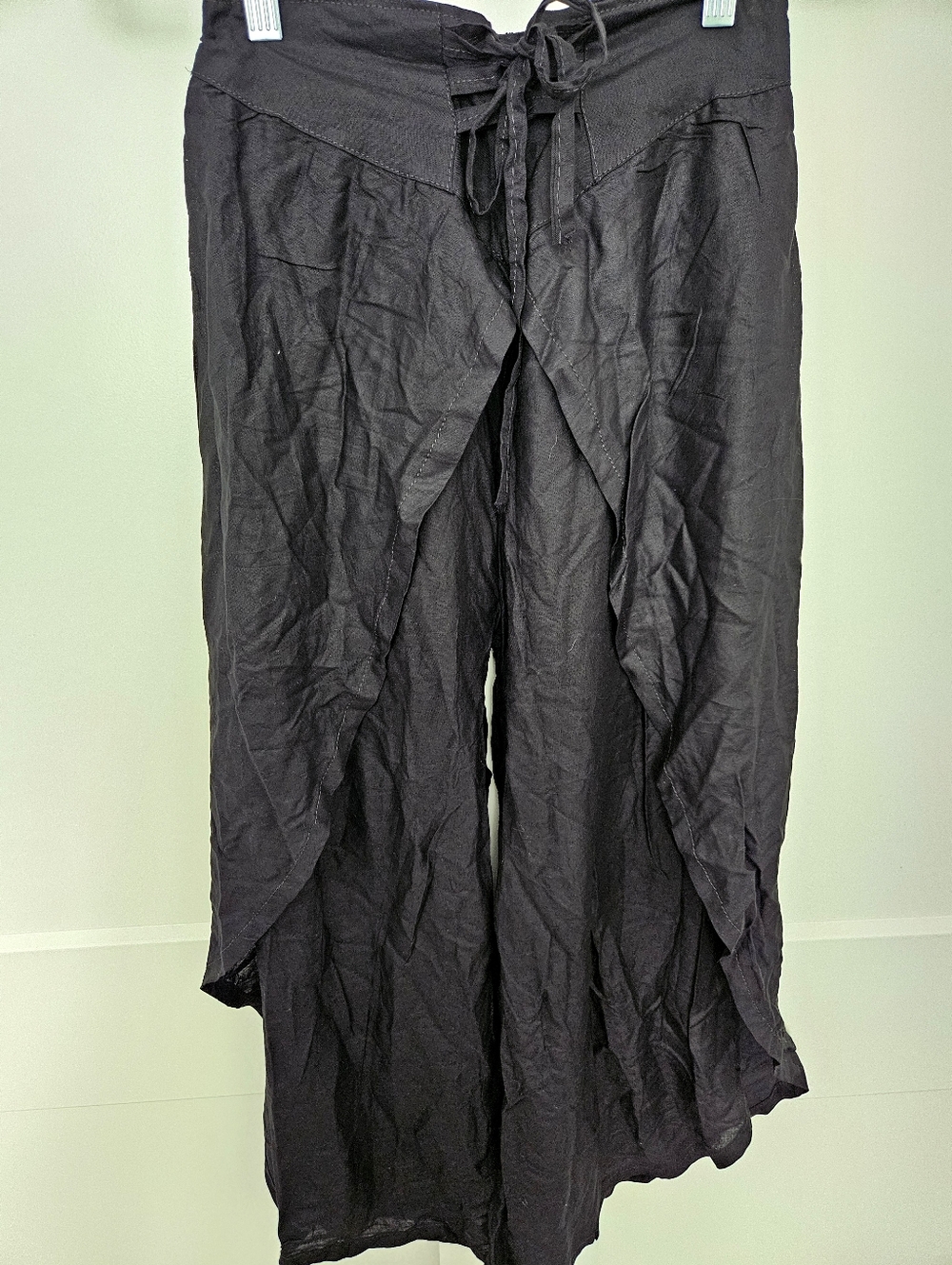 Black Tulip Palazzo Pants. - Picture 4 of 7